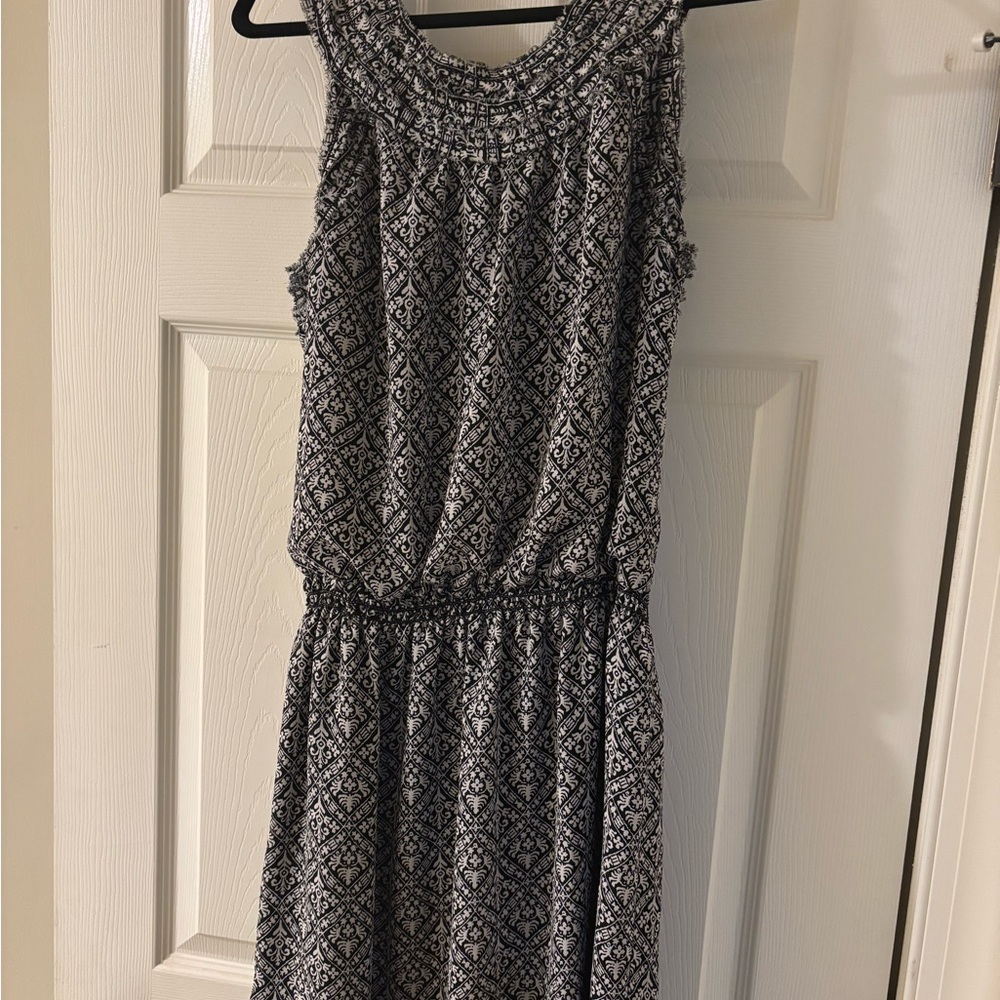 Max Studio Black and White Sleeveless Midi Sundress Large